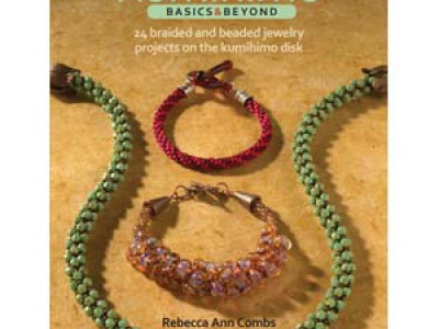 BK3144 Книга Kumihimo Basics&beyond. 95 стр.