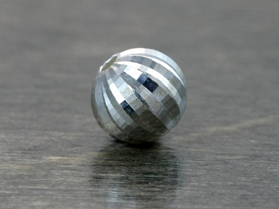  Бусина серебряная гранёная 6.8 мм. за 1 шт. SS3132
