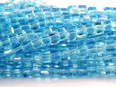GLSK25-G1-0 Бусины из стекла кубик 2,5 мм./нить 20 см.