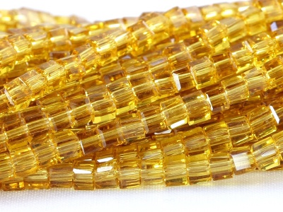 GLSK25-E1-0 Бусины из стекла кубик 2,5 мм./нить 20 см.