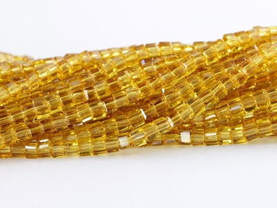 GLSK25-E1-0 Бусины из стекла кубик 2,5 мм./нить 20 см.