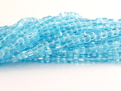 GLSK25-G1-0 Бусины из стекла кубик 2,5 мм./нить 20 см.